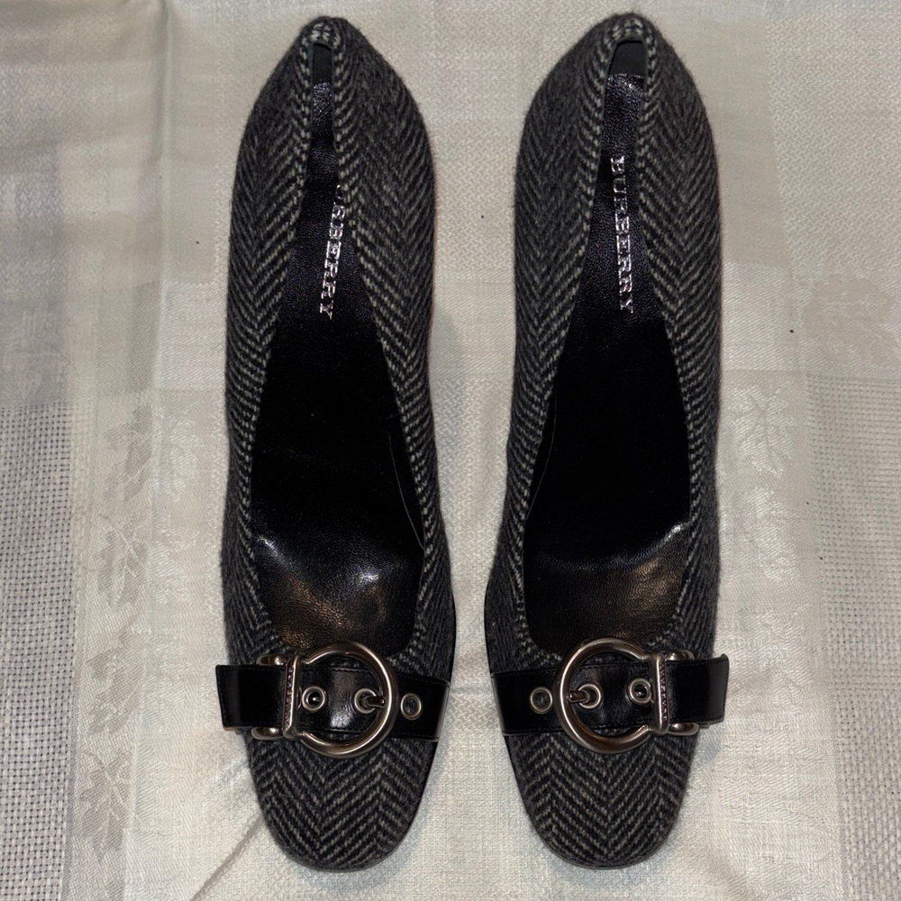 Burberry Women's Herringbone Black and Gray Flats